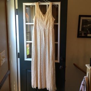 Ivory Lace Sleeveless Maxi Dress